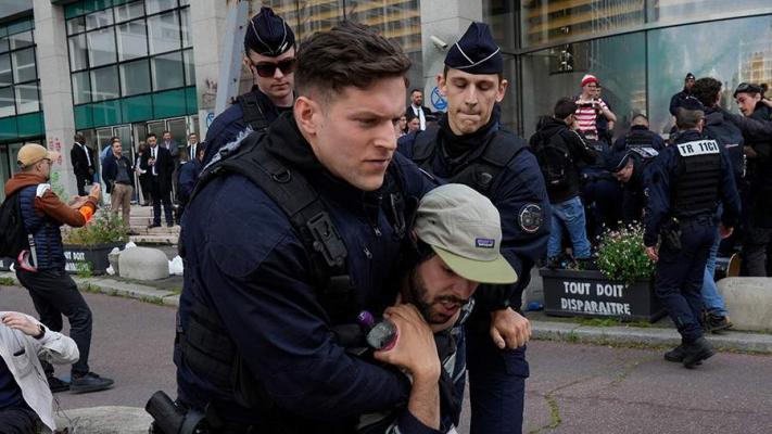 Парижские экоактивисты бастуют против TotalEnergies