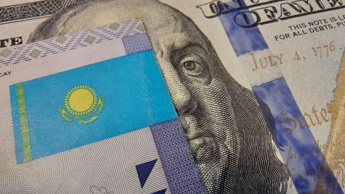 В Казахстане назвали сумму нелегально вывезенных денег