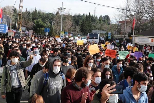 Давление Ирана на азербайджанцев приобретает новые масштабы - Перевод ...