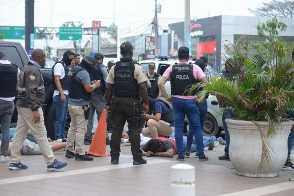 В Эквадоре задержано более 1,3 тысячи человек - После начала беспорядков