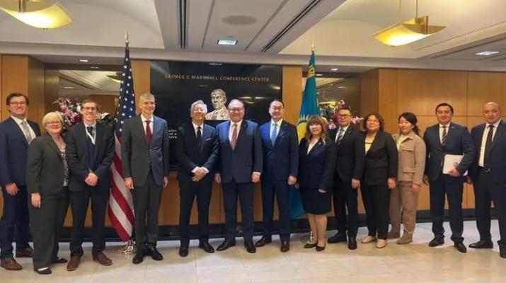 Казахстан и США обсудили стратегическое партнерство | Caliber.Az