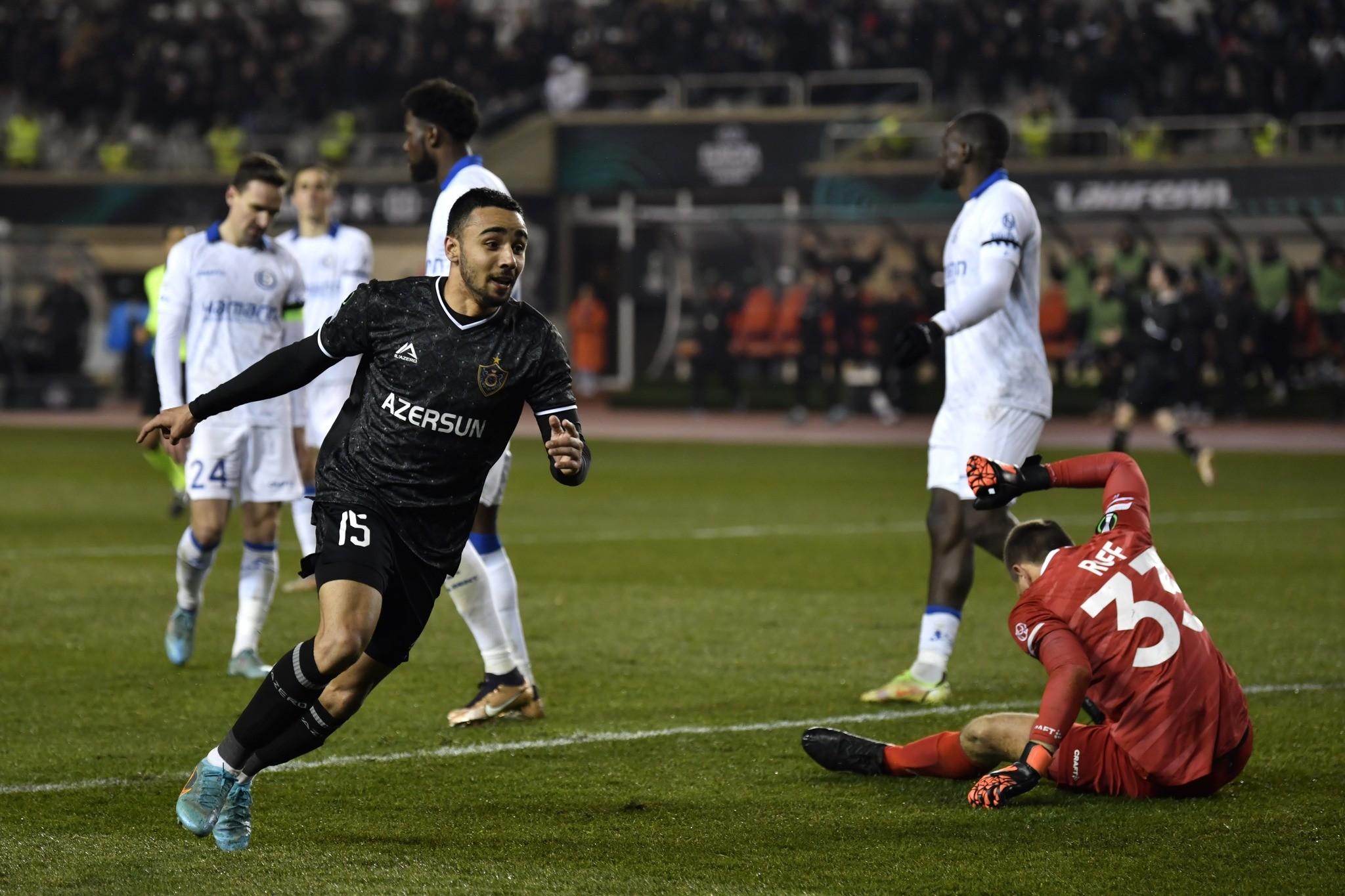 Qarabag fk 2024. Фк карабах футбольный мяч. Qarabağ fk. Qarabag zaqreb canli. Qarabag zaqreb canli.