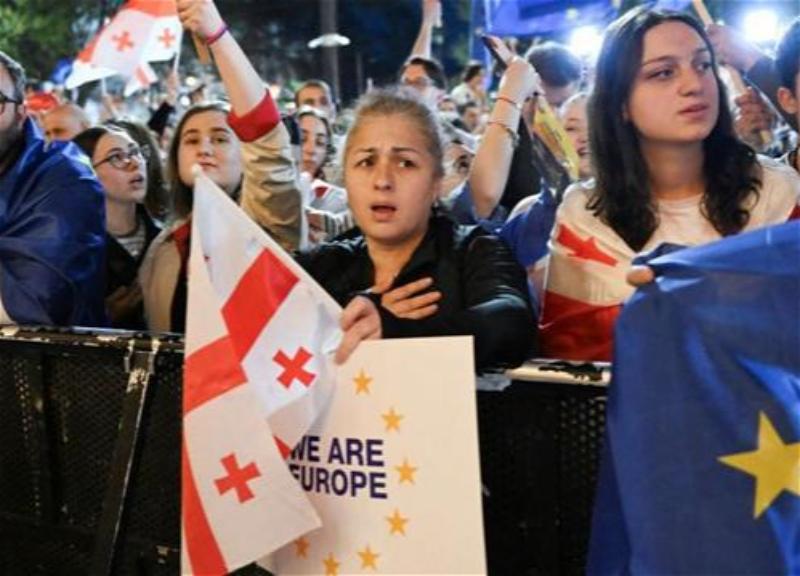 В Тбилиси противники закона об иноагентах вновь вышли на митинг 