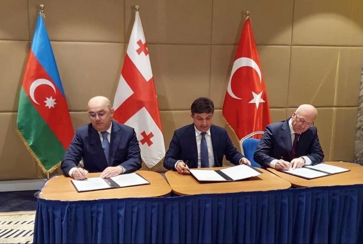 Обсуждено упрощение таможенных процедур в рамках проекта железной дороги Баку-Тбилиси-Карс 