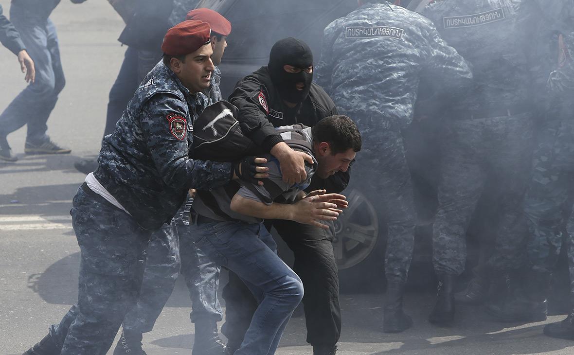 Акции реваншистов в Ереване: десятки задержанных 