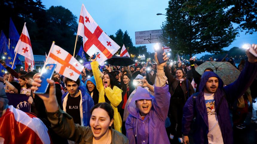 Польша призвала своих граждан не посещать акции протестов в Грузии 