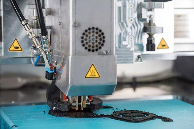 Британия начала печатать запчасти для военной техники на 3D-принтере 