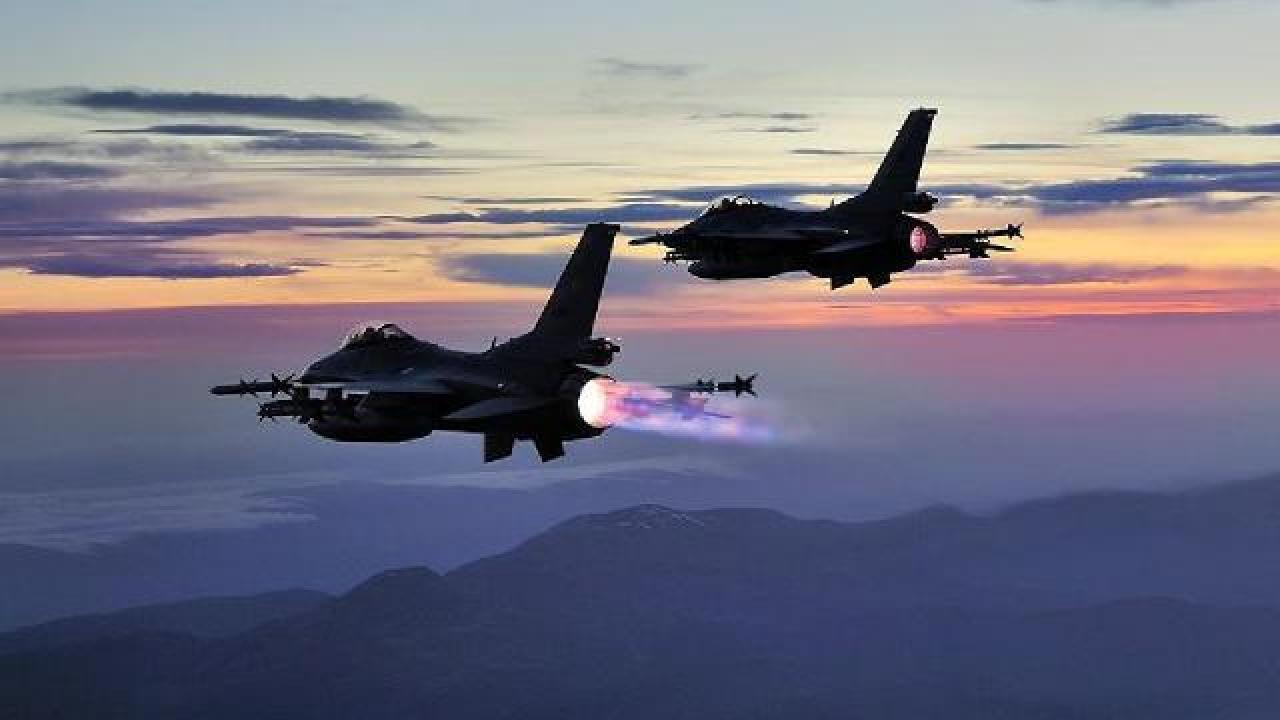 ВВС Турции нанесли массированный удар по террористам ВИДЕО