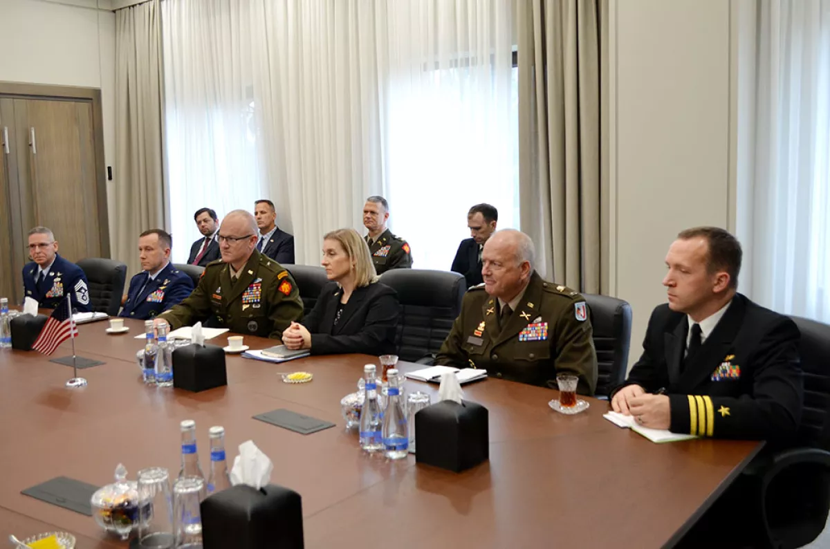 Делегация Нацгвардии штата Оклахома США на встрече в Минобороны Азербайджана ФОТО