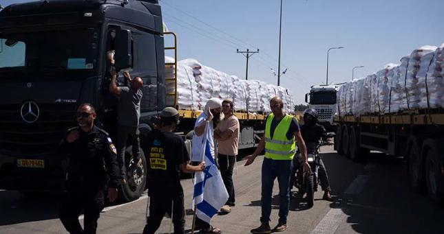 США и Германия раскритиковали разграбление грузовиков с гумпомощью израильтянами 