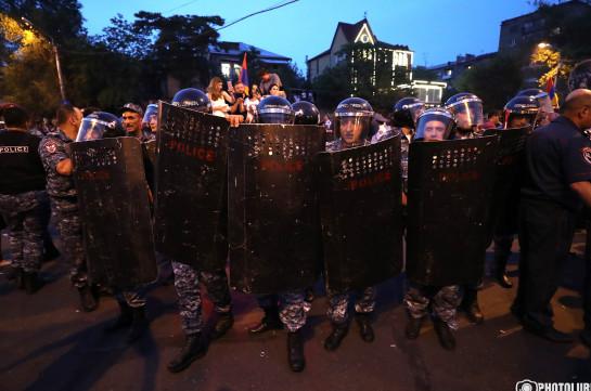 Armenia's ruling party: Opposition gang of hooligans | Caliber.Az