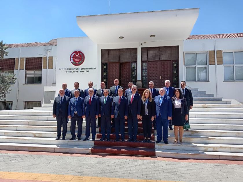 Азербайджанские депутаты посетили парламент ТРСК 
