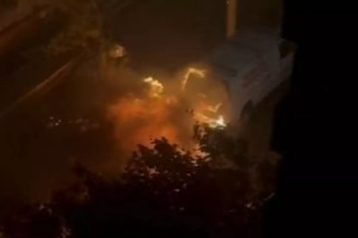 В США взорвался горящий автомобиль: пострадали пожарные Фото/Видео