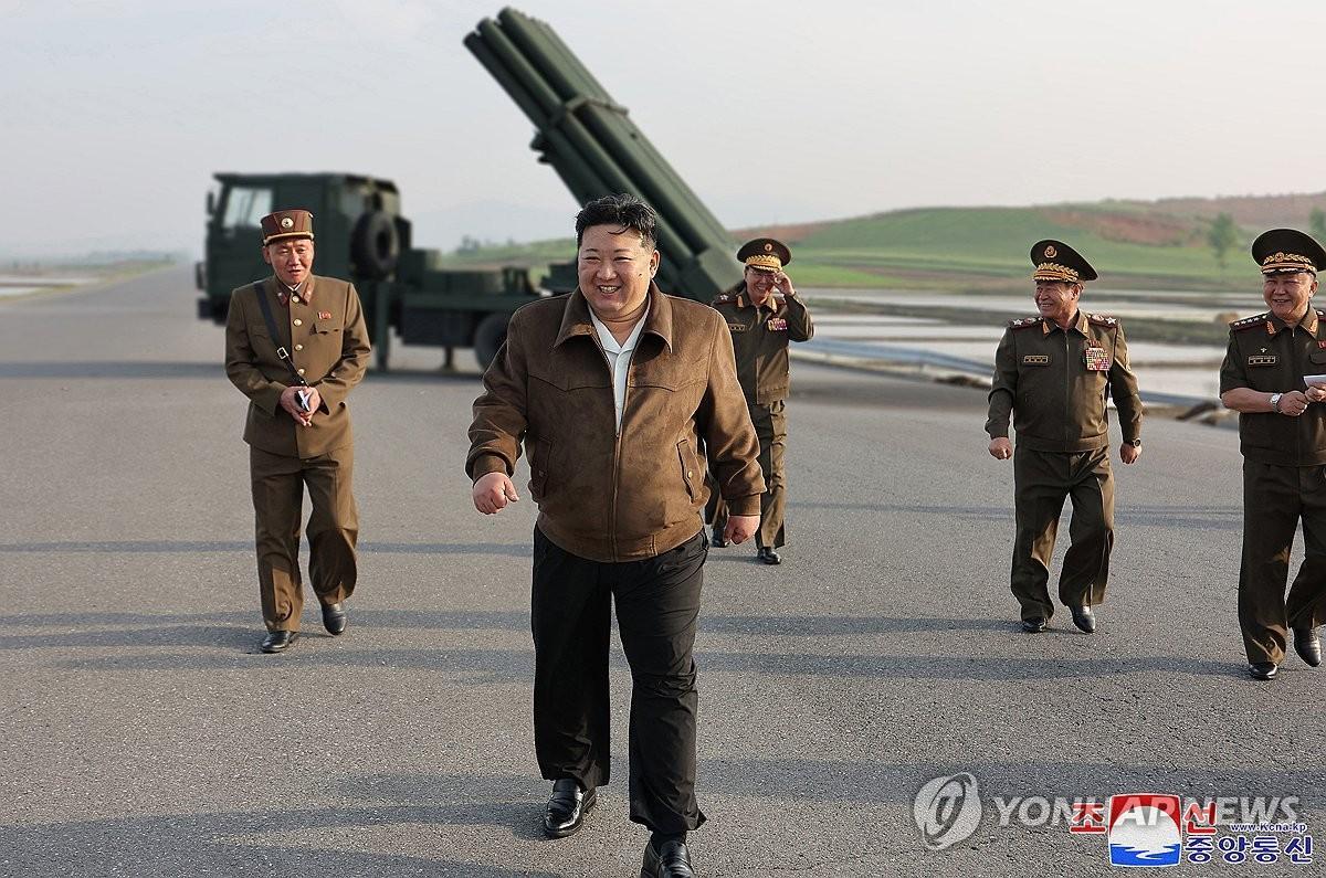 Ким Чен Ын «играет мускулами»: новая тактическая ракетная система для КНДР 